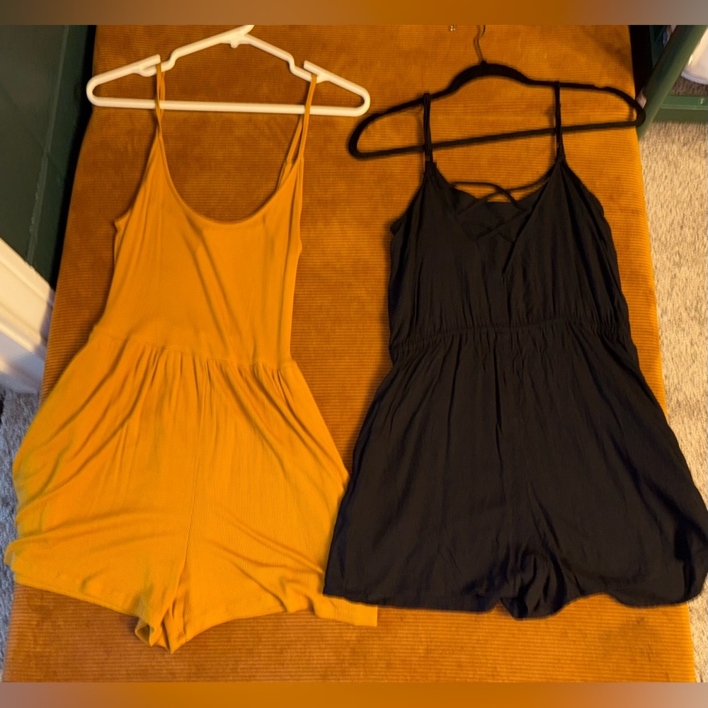 Women’s sleeveless mustard and Black Romper Set